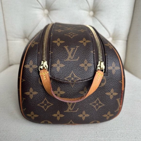 SOLD - Authentic Louis Vuitton Dopp Kit Toilet Pouch - Picture 6 of 13